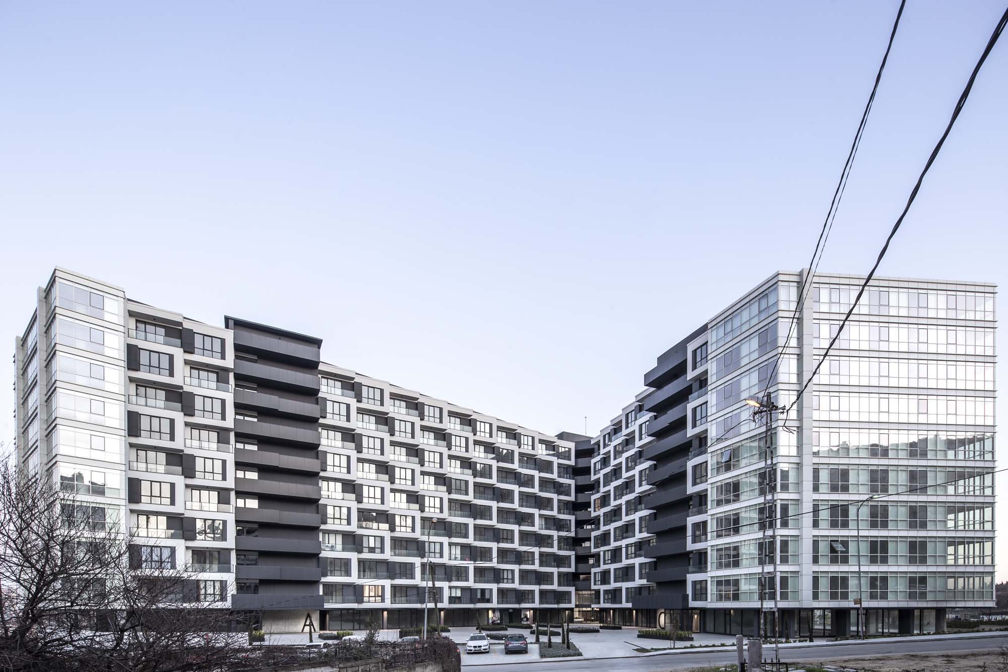 شقة للبيع في منطقة بيليك دوزو ضمن مجمع سكني